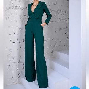 NWT Elágia size (S) Emerald Jumpsuit